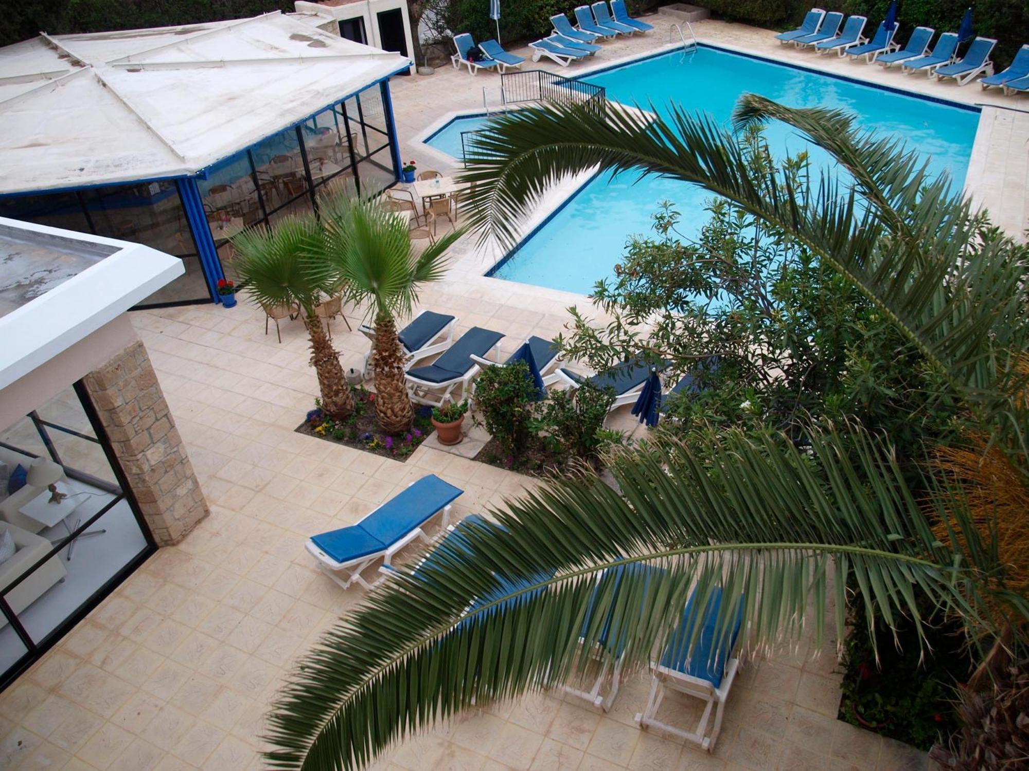 海港花园公寓式酒店 Paphos 外观 照片