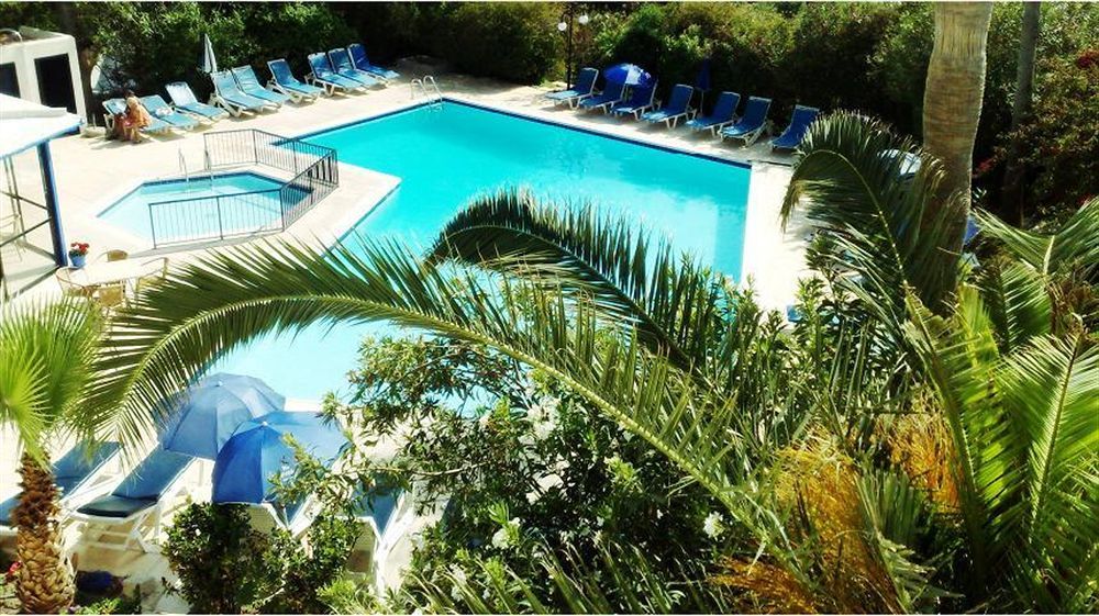 海港花园公寓式酒店 Paphos 外观 照片